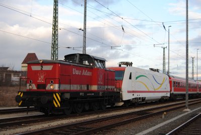 Uwe Adams Lok 2 mit 128 001-5; ©Steffen Kloseck